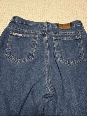 ZENA vintage women’s denim jeans, size 11. see photos for wear